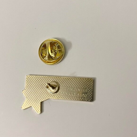 Outback Steakhouse Pin Ace Star Design - Picture 7 of 11